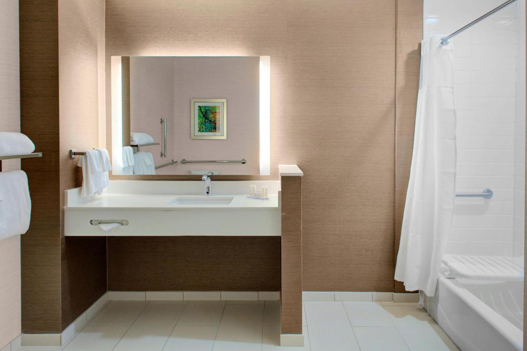 Fairfield Inn & Suites By Marriott Bakersfield North/Airport Eksteriør bilde